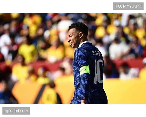 姆巴佩加速突破压制后防，本赛季射门效率显著提升引领巴黎攻势