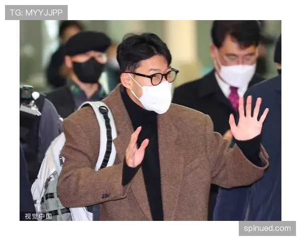 孙兴慜机场随手一件外套就能买我整年衣柜